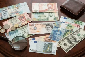 Welche ist die stabilste Währung der Welt, welche währung hat den besten Kurs, welche sind die 10 stärksten Währungen der Welt, wo ist das Geld am meisten Wert